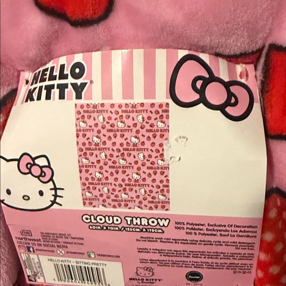 Hello Kitty Pink throw - Picture 4 of 4
